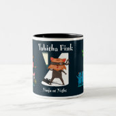 2 Couleurs Tasse de Tabitha Fink Ninja (foncée) (Centre)