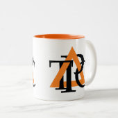 2 Couleurs Tasse du logo Triangle double face, orange à l'int (Devant droit)