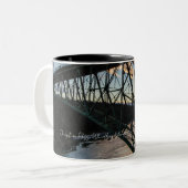 2 Couleurs Tasse du pont Deception Pass (Devant gauche)