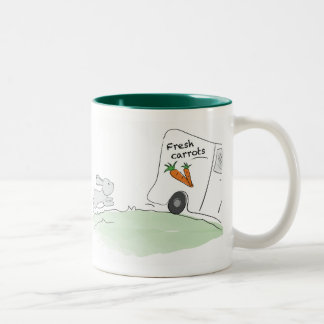 2 Couleurs Tasse mignonne de lapin (chassant des carottes)