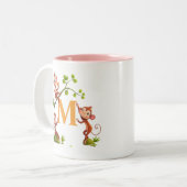 2 Couleurs Tasse moderne avec singes mignons et initiale rose (Devant gauche)