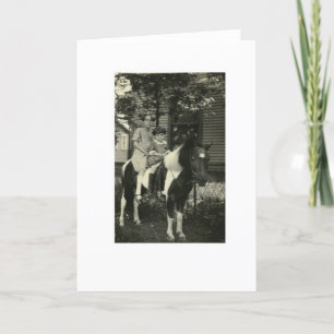 2 FILLES ET UNE CARTE DE SALUT CHEVAL