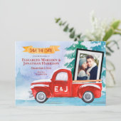 2 Foto Red Truck Winter Kerstmis Save The Date (Staand voorkant)