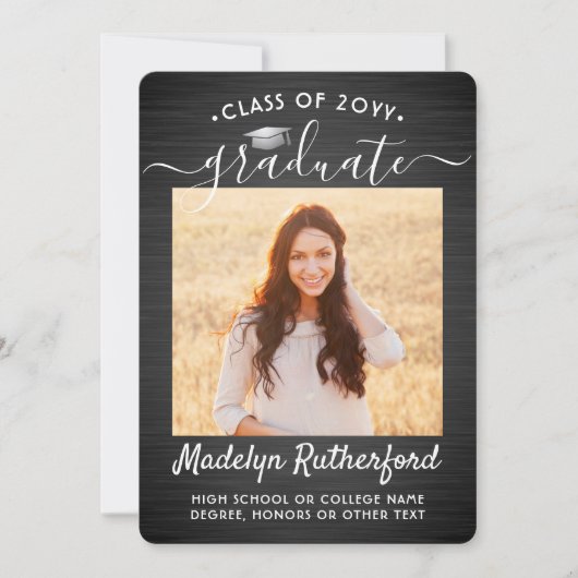 2 Foto's Geborsteld Zwart en Wit Script Afstuderen Aankondiging (Voorkant)