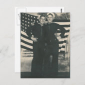 2 marins devant la carte postale du drapeau (Devant / Derrière)