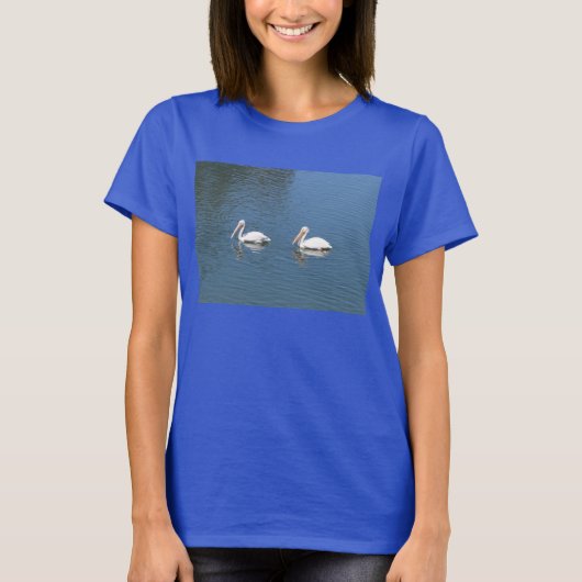 2 pélicans blancs sur t-shirt bleu (Devant)