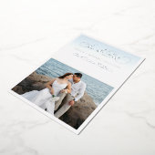 2 Photo & Silver Script Seaside Beach Wedding Folie Uitnodiging (Gedraaid)