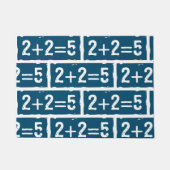 2 plus 2 is 5 deurmat (Voorkant)