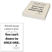 2 schoenen of één 	rubberstempel (Gestempeld)