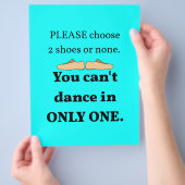 2 schoenen of geen cyaan flyer (Hand)