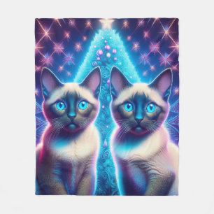 2 Siamese Kittens poseren met kerstboom Fleece Deken