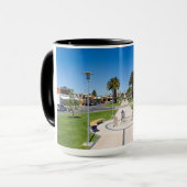 2 tasses (Devant gauche)