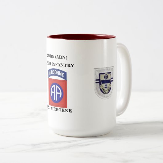 2D TASSE de l'INFANTERIE 82D ABN de MILLIARD 325TH (Devant droit)