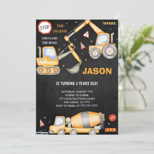 2e anniversaire Construction Boy Invitation (Debout devant)