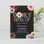 2e Invitations d'anniversaire de Donuts noirs (Debout devant)