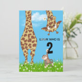 2e verjaardag Giraffe en aap in het gras Kaart (Staand voorkant)