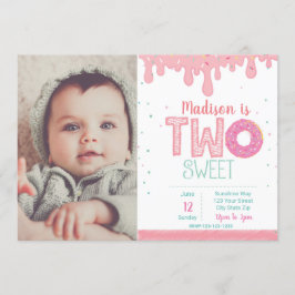 2e verjaardag Roze donut uitnodiging met afbeeldin