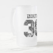 30 tasses de bière sales en verre givré (Devant gauche)