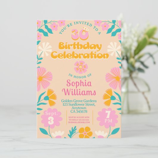 30e Retro Perzik Bloemen Verjaardag Uitnodiging (Staand voorkant)