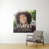 30e verjaardag Party Foto Wit Script Cheers Wandkleed (In situ)