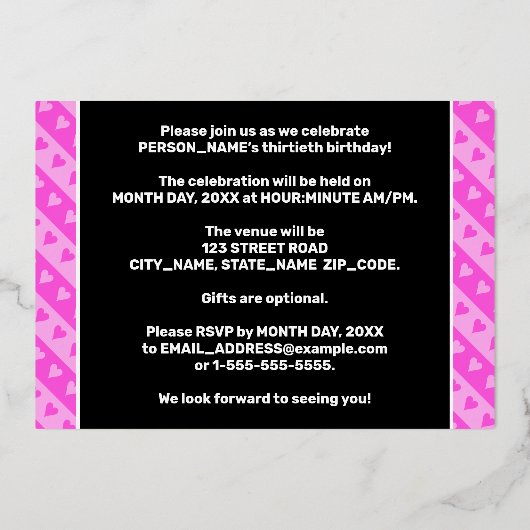 30e verjaardag — vuurroze harten en strips folie uitnodiging (Achterkant)