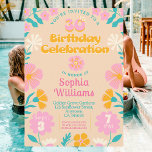 30ème Retro Peach Floral Invitation d'anniversaire<br><div class="desc">Entrez dans une Vibe les années 70 Super avec notre Boho Flora Invitation de 30e anniversaire! Cette décoration d'inspiration rétro présente des tons orangés, roses et turquoises de fleurs de Boho, redonnant vie à l'époque disco. Préparez-vous à danser la nuit et fêtez cette étape spéciale avec une fête amusante !...</div>