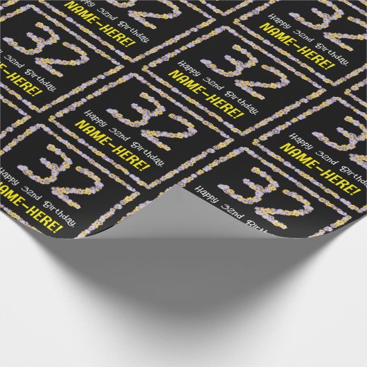 32e verjaardag: Floral Flowers Number, Custom Name Cadeaupapier (Hoek)