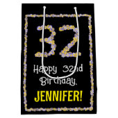 32e verjaardag: Floral Flowers Number, Custom Name Medium Cadeauzakje (Achterkant)