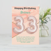 33 ans filles Bonne carte d'anniversaire (Debout devant)