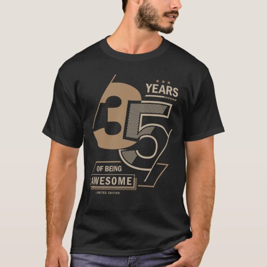 35 Years Of Being Awesome 35th Birthday Gift T-shirt (Voorkant)