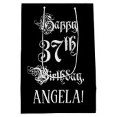 37e verjaardag: Fancy, elegant script + aangepaste Medium Cadeauzakje (Achterkant)