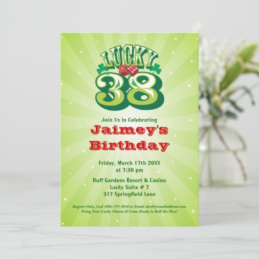 38 chanceux - Invitation faite sur commande de (Debout devant)