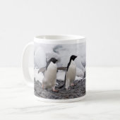 3 Adele pinguins die draaien Koffiemok (Voorkant links)