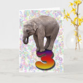 3 ans, une carte d'anniversaire d'éléphants heureu (Fleur jaune)