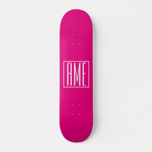 3 Beginletters Monogram Wit Op Heet Roze Skateboard