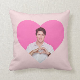 <3 Coussin Trudeau