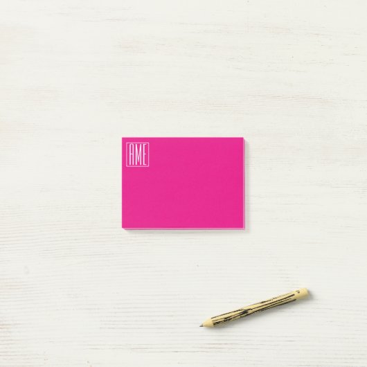 3 Initialen Monogram | Wit op warmroze Post-it® Notes (Op bureau)