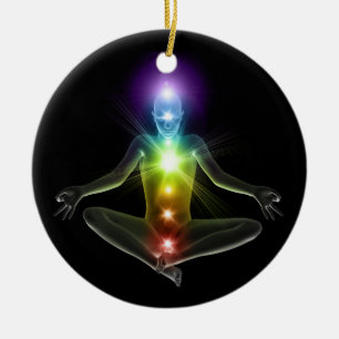 3d mens in yoga pose met chakras keramisch ornament