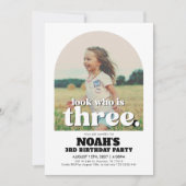 3e verjaardag uitnodiging Kijk wie er drie is (Voorkant)