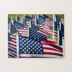 400 vlaggen die trots wapperen in een veld legpuzzel