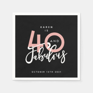40 en bord van fijn papier servet