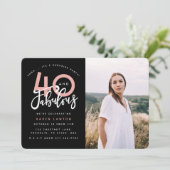 40 et fabuleuse invitation à la fête d'anniversair (Debout devant)