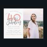 40 et fabuleuse invitation photo fête d'anniversai<br><div class="desc">Célébrez votre 40e anniversaire en style avec ces quarante grises et roses et fabuleuses invitations photo surprise anniversaire. Un design moderne avec texte de script et graphismes en gras. Modifiez la couleur pour la customiser. Partie d'une collection.</div>