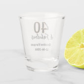 40 & fabulous gray yellow birthday calligraphy  shot glas (Achterkant)