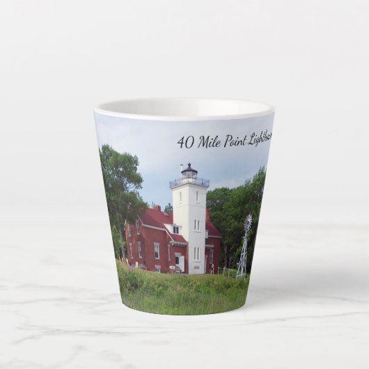 40 Mile Point Lighthouse Latte Mok (Voorkant)