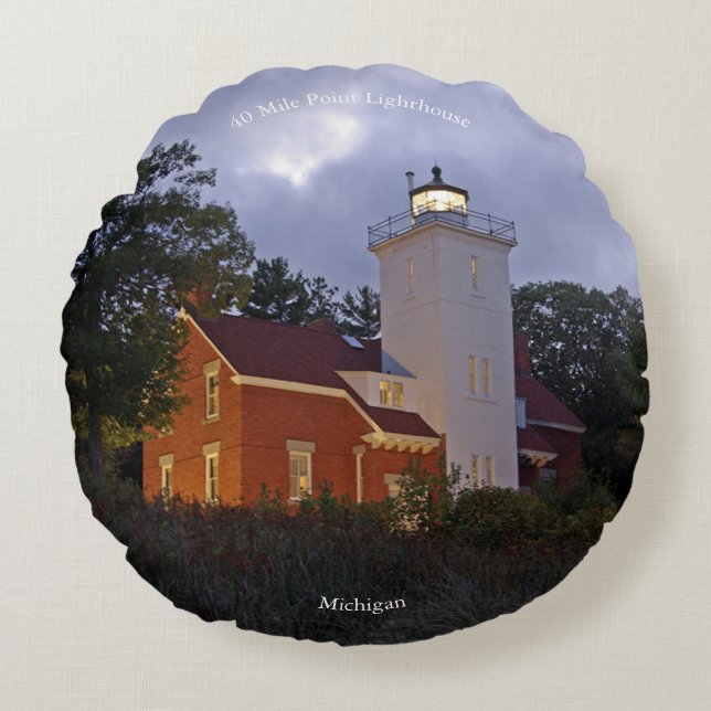 40 Mile Point Lighthouse schemering ronde kussen (Voorkant)