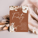 40e anniversaire Invitation Terracotta Boho Pampas<br><div class="desc">Les invitations à l'anniversaire de Terracotta sont la meilleure façon d'annoncer votre anniversaire à vos invités. Chaque invitation à l'anniversaire présente des motifs floraux complexes et une belle typographie aux couleurs neutres, dont la terre cuite, le beige et les tons terreux. Imprimés sur un carton de haute qualité, ils impressionneront...</div>