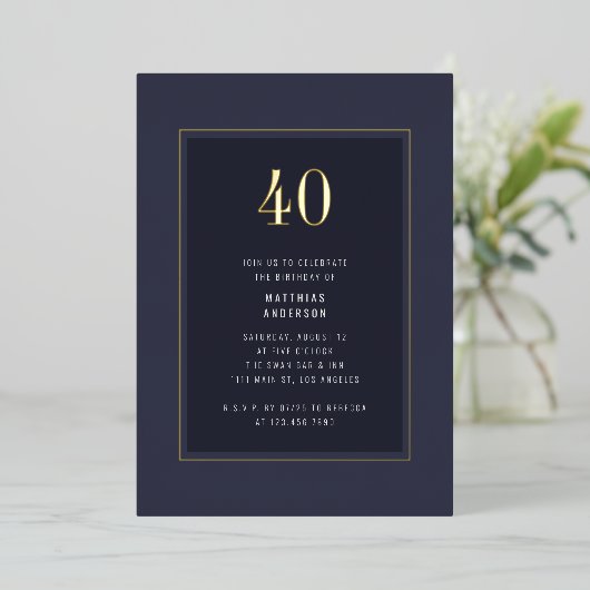40e verjaardag Minimal Elegant Donkergoud Lijst Folie Uitnodiging (Staand Voorkant)