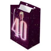 40e verjaardag Neon Sign en Confetti Medium Cadeauzakje (Voorkant Gekanteld)