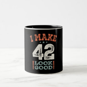 42 Birthday Funny 42 jaar oud Tweekleurige Koffiemok